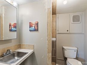 2202 NE 9th Place, Renton WA 98056