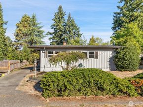 2202 NE 9th Place, Renton WA 98056