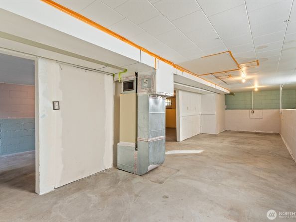 2202 NE 9th Place, Renton WA 98056
