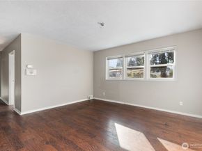 2202 NE 9th Place, Renton WA 98056