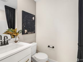 9007 NE 203rd Lane D, Bothell WA 98011