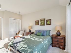 4222 221st Place SE 1081, Issaquah WA 98029