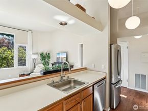 4222 221st Place SE 1081, Issaquah WA 98029