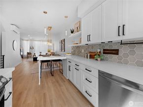 18521 1st Avenue NE B, Shoreline WA 98155