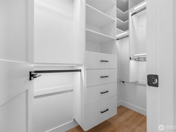 18521 1st Avenue NE B, Shoreline WA 98155
