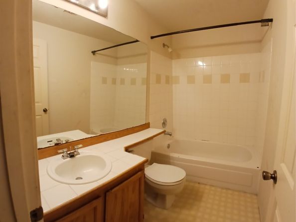 23501 112th Avenue SE A105, Kent WA 98031