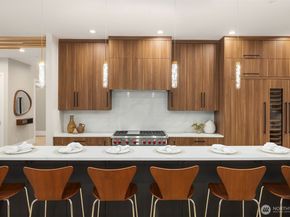 1630 104th Avenue SE, Bellevue WA 98004