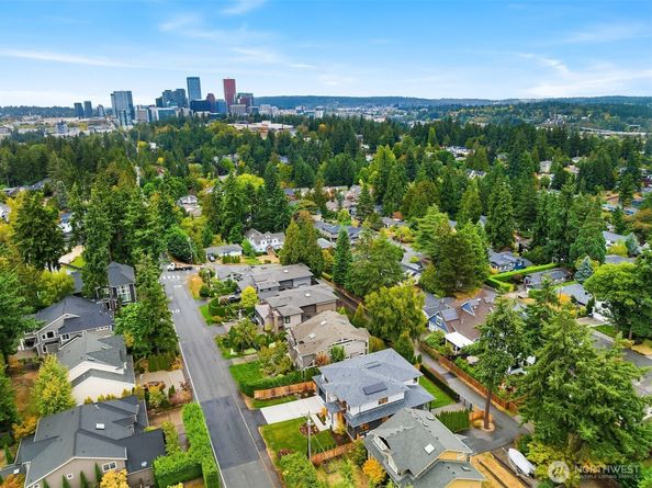 1630 104th Avenue SE, Bellevue WA 98004