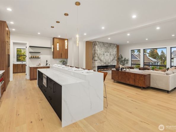 1630 104th Avenue SE, Bellevue WA 98004