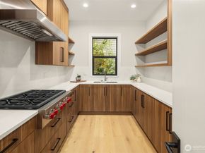 1630 104th Avenue SE, Bellevue WA 98004