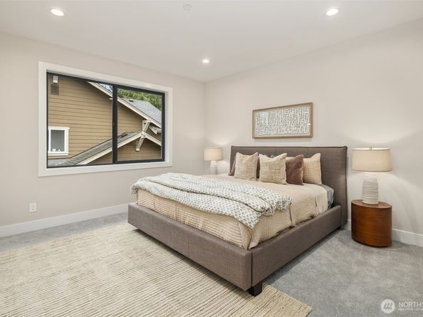 1630 104th Avenue SE, Bellevue WA 98004