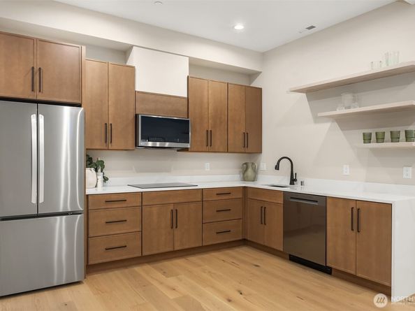 1630 104th Avenue SE, Bellevue WA 98004