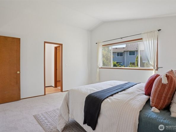 2229 Ilwaco Avenue NE, Renton WA 98059