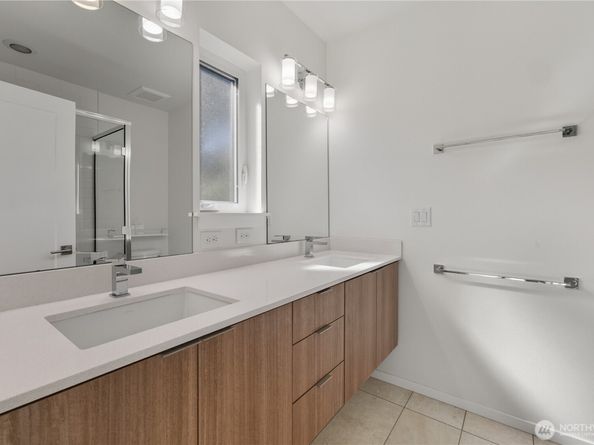 18107 65th Avenue NE 102, Kenmore WA 98028