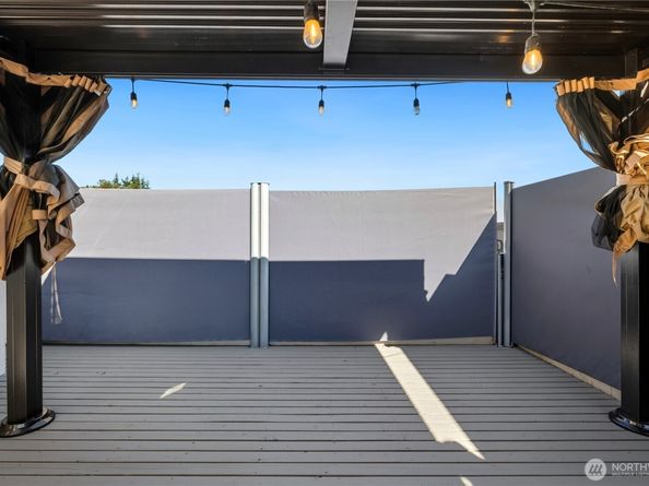18107 65th Avenue NE 102, Kenmore WA 98028