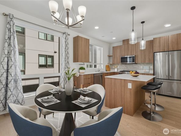 18107 65th Avenue NE 102, Kenmore WA 98028