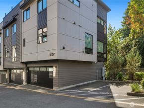 18107 65th Avenue NE 102, Kenmore WA 98028