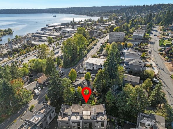 18107 65th Avenue NE 102, Kenmore WA 98028