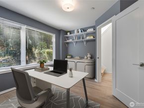 18107 65th Avenue NE 102, Kenmore WA 98028