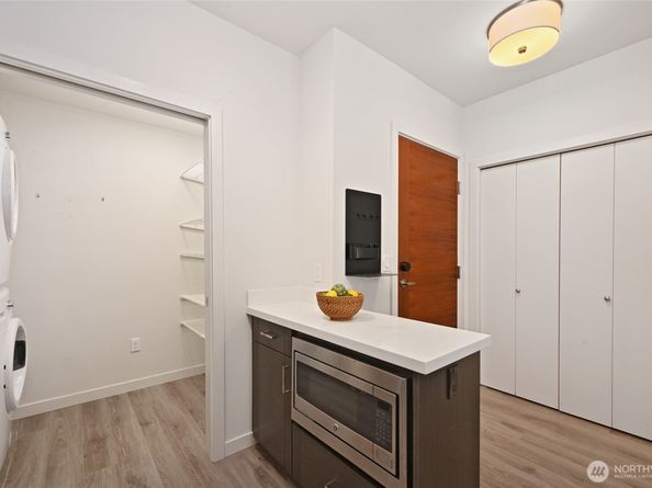 1760 NW 56th Street 601, Seattle WA 98107