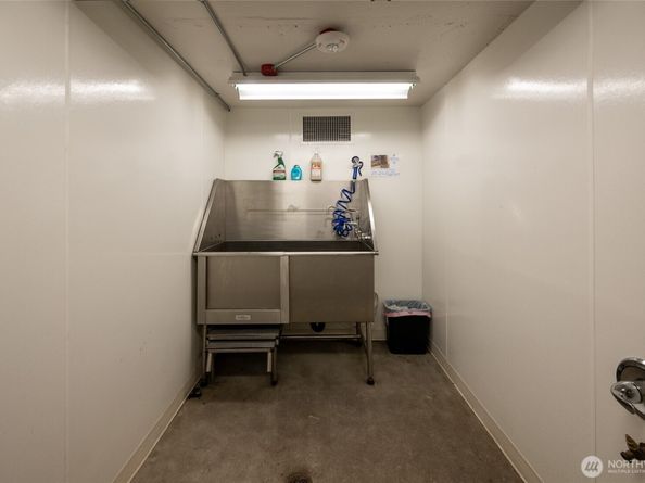 1760 NW 56th Street 601, Seattle WA 98107