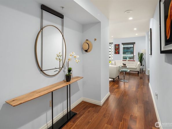 500 106th Avenue NE 813, Bellevue WA 98004