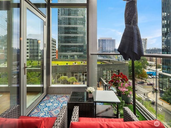 500 106th Avenue NE 813, Bellevue WA 98004