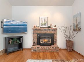 21028 36th Place W, Lynnwood WA 98036
