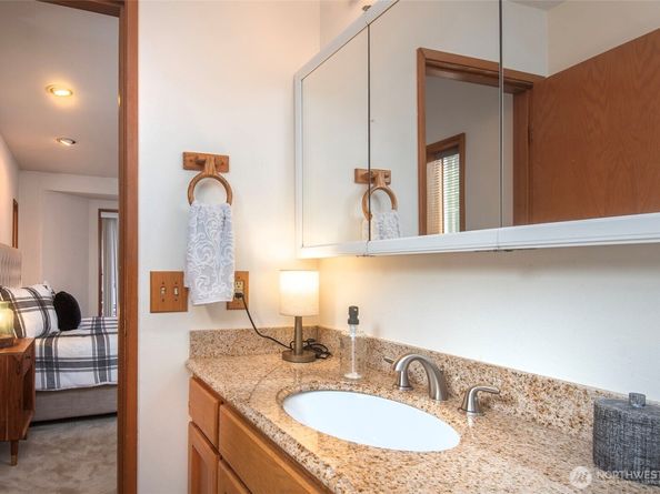 21028 36th Place W, Lynnwood WA 98036