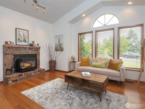 21028 36th Place W, Lynnwood WA 98036