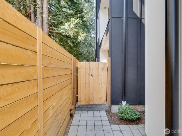 4011 Corliss Avenue N 3, Seattle WA 98103