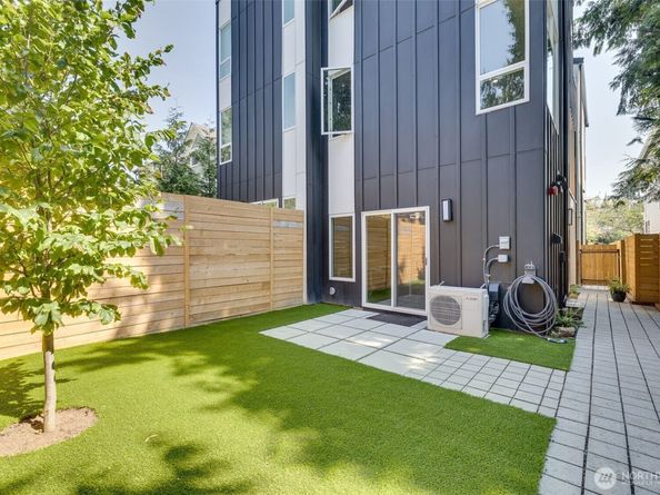 4011 Corliss Avenue N 3, Seattle WA 98103