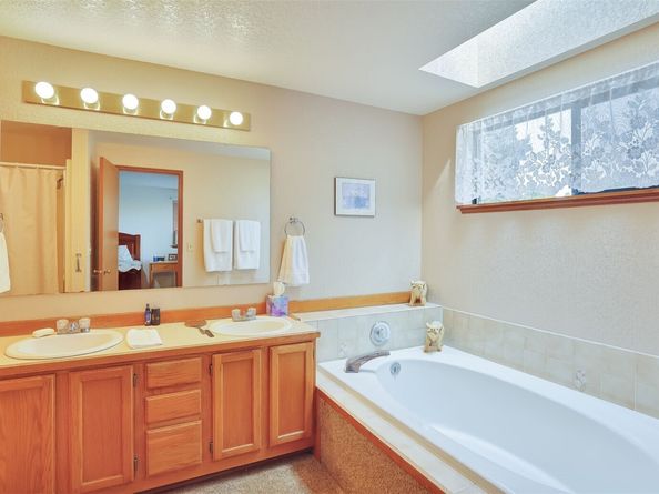 28108 28th Avenue S, Federal Way WA 98003