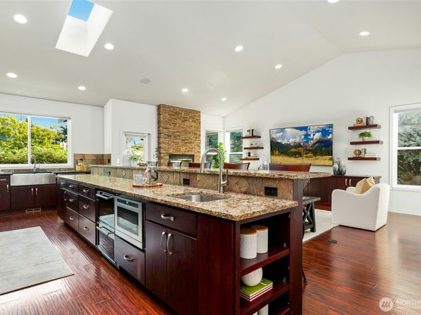 11752 82nd Avenue NE, Kirkland WA 98034