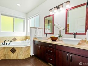 11752 82nd Avenue NE, Kirkland WA 98034