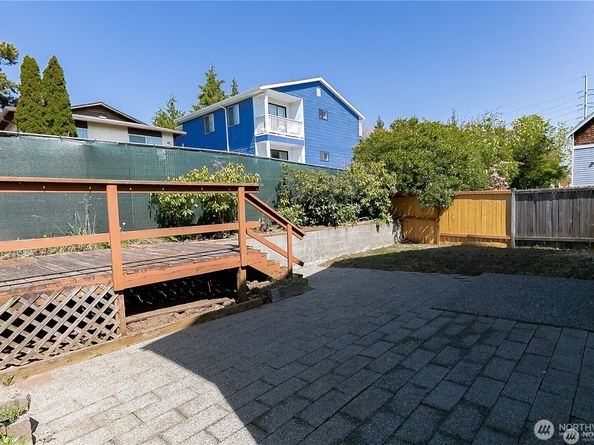 512 N 104th Street, Seattle WA 98133