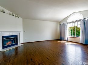 512 N 104th Street, Seattle WA 98133