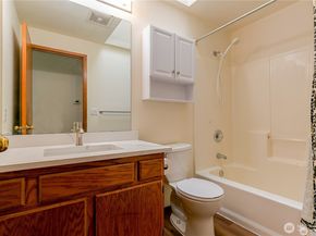 512 N 104th Street, Seattle WA 98133