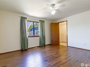512 N 104th Street, Seattle WA 98133