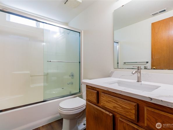 512 N 104th Street, Seattle WA 98133