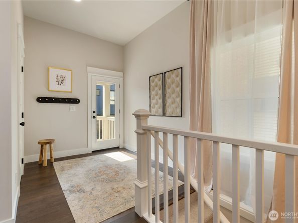 421 Malden Avenue E, Seattle WA 98112