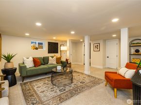 421 Malden Avenue E, Seattle WA 98112