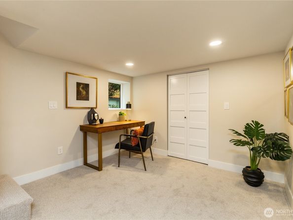 421 Malden Avenue E, Seattle WA 98112