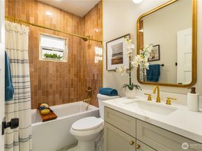 421 Malden Avenue E, Seattle WA 98112