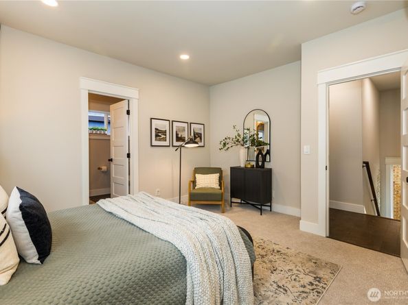 421 Malden Avenue E, Seattle WA 98112