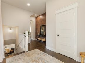 421 Malden Avenue E, Seattle WA 98112