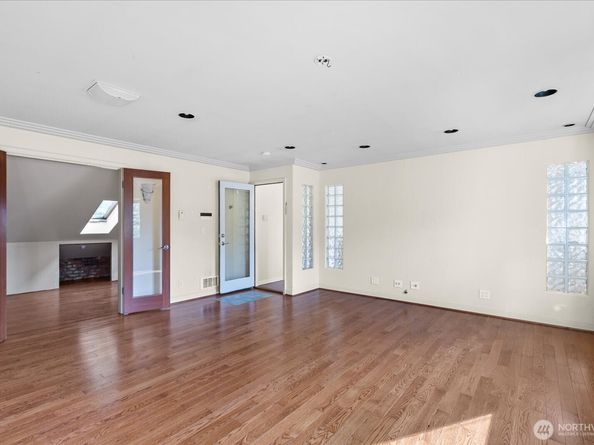 17312 Gravenstein Road, Bothell WA 98012