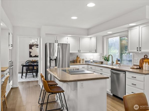 17312 Gravenstein Road, Bothell WA 98012