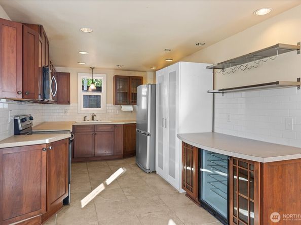 17312 Gravenstein Road, Bothell WA 98012