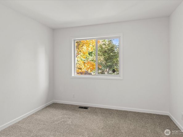 17312 Gravenstein Road, Bothell WA 98012